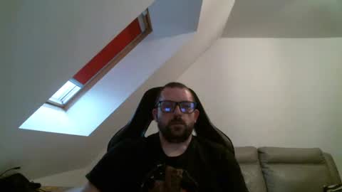 breton online show from May 12, 7:22 pm