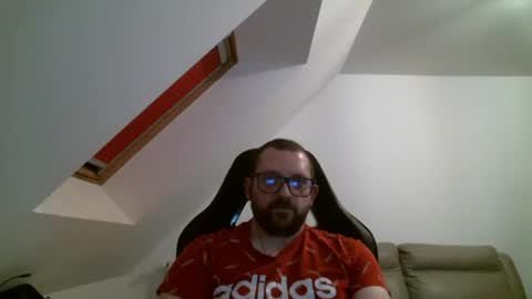 breton online show from May 16, 8:51 pm