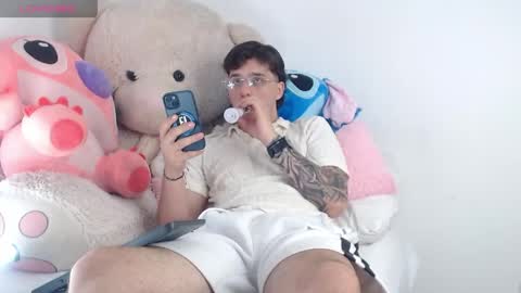 Manuel online show from May 16, 12:08 am