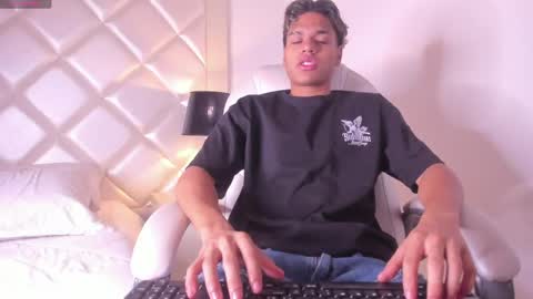 marco_deluxe online show from May 1, 11:46 am