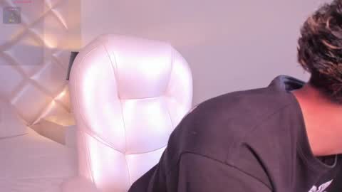 marco_deluxe online show from May 13, 11:40 am