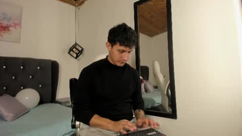 marcos_vieyra online show from July 15, 7:20 pm