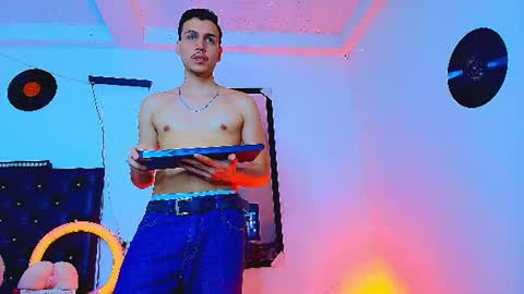 Marcus hanks1 online show from July 23, 1:58 am