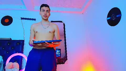 Marcus hanks1 online show from July 22, 1:19 am