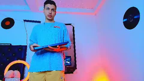 Marcus hanks1 online show from July 21, 1:18 am