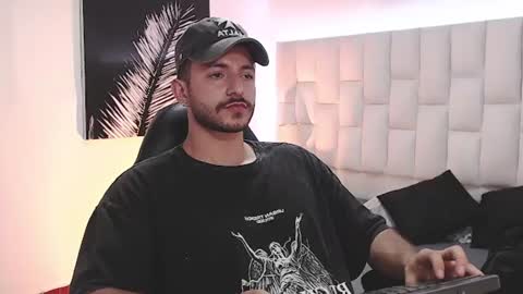 marcus_lafourt online show from August 1, 11:04 pm