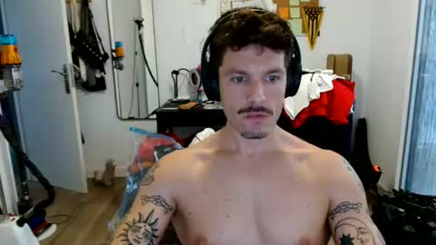 mark_hau online show from July 31, 12:26 pm