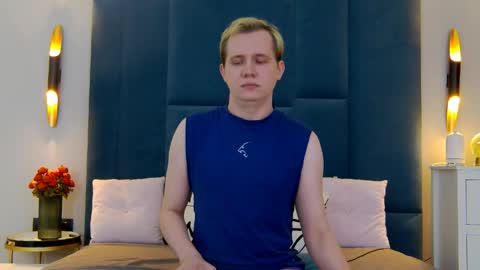 Mark online show from April 20, 1:02 pm