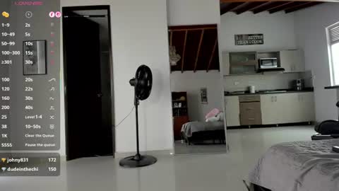 markus_tyler online show from July 26, 8:50 pm