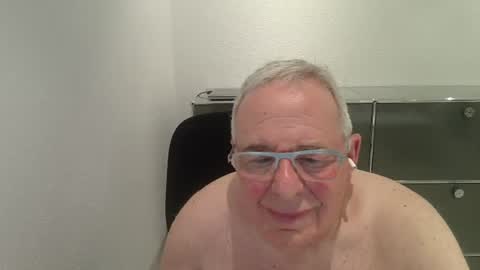 martin_1947 online show from August 1, 8:41 pm