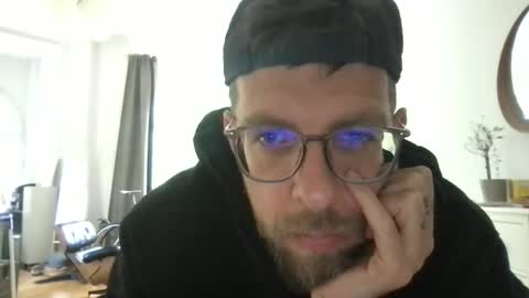 martinmagic467657 online show from May 6, 9:32 am