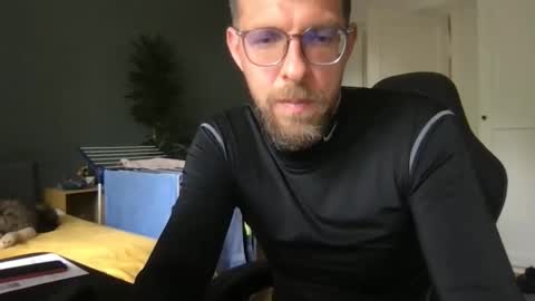 martinmagic467657 online show from May 30, 1:44 pm