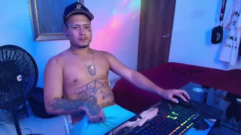 master_nauthy12boy online show from June 4, 4:07 am