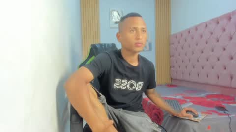 mastermorenohot23 online show from April 28, 2:38 am