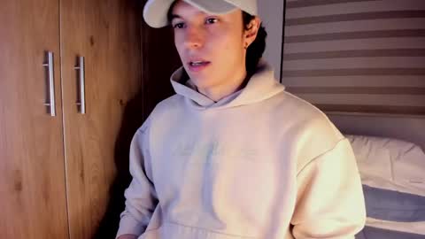 mastrangelo_x online show from May 19, 3:24 am