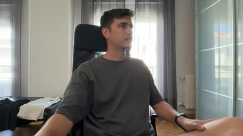 Aaron online show from July 3, 3:07 pm