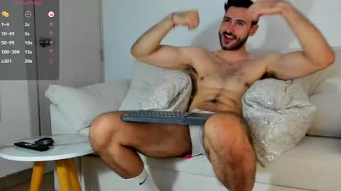 mateoking_ online show from May 12, 10:07 pm