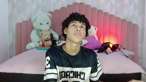 Mathew online show from August 3, 11:49 am