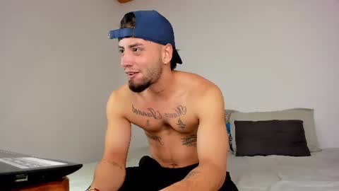 mattdevon7 online show from August 6, 3:34 am