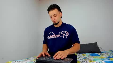 mattdevon7 online show from July 24, 2:20 am