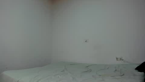 mattdevon7 online show from August 4, 3:23 am