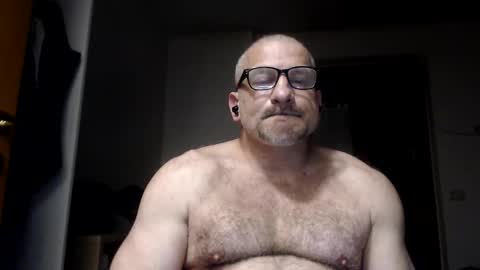mauro1971 online show from April 28, 2:27 am