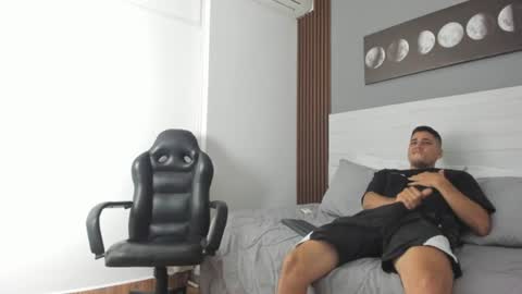 mauro_boy online show from June 25, 7:51 pm