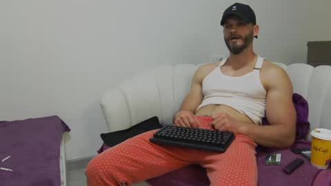 mauro_real_man online show from May 2, 6:43 pm