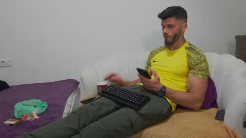 mauro_real_man online show from May 19, 7:20 pm