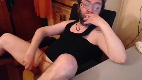 Max online show from May 5, 6:52 pm