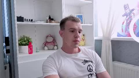 Max Kun online show from June 18, 4:58 am