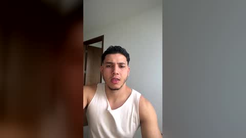 max_valiant1 online show from May 5, 12:29 pm