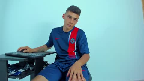 MAX     online show from May 6, 10:49 am