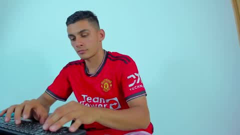 MAX     online show from May 12, 2:20 am