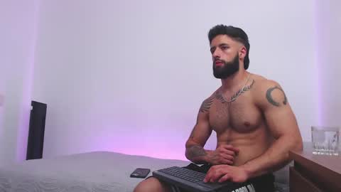 max_xl_ online show from April 25, 12:02 am