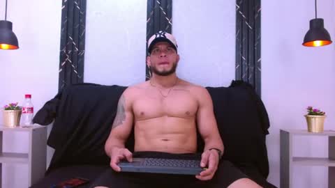 Maximiliano online show from June 9, 7:37 pm