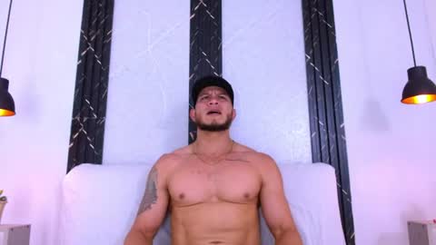 Maximiliano online show from June 11, 7:23 pm
