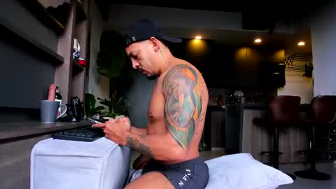 maximo_and_marcelo online show from June 22, 12:09 pm