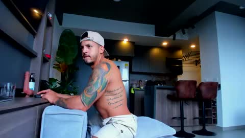 maximo_and_marcelo online show from May 2, 12:19 pm