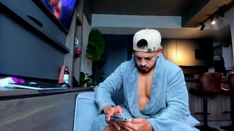 maximo_and_marcelo online show from June 9, 12:07 pm