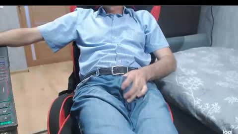 maximus3334 online show from July 31, 12:04 pm