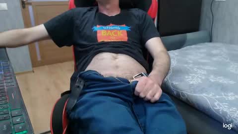 maximus3334 online show from May 6, 11:33 am