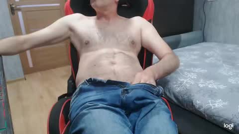 maximus3334 online show from May 8, 1:11 pm
