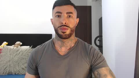 Independent Model online show from May 12, 3:59 am