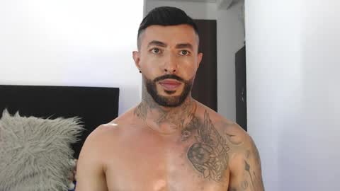 Independent Model online show from May 18, 4:07 am