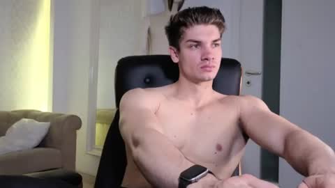 MaxKaiden online show from June 16, 4:37 am