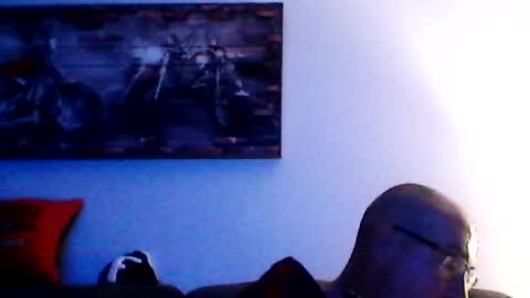 me at home online show from August 6, 8:42 am