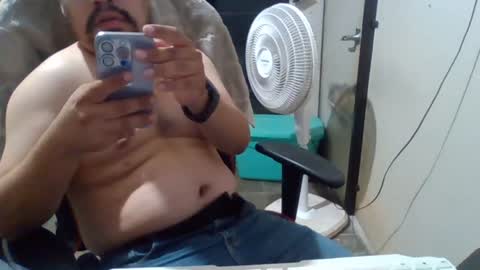 mexicanguy0 online show from July 5, 6:26 pm