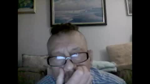 mhitch924 online show from May 24, 1:33 am