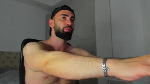MichaelEvansx online show from May 10, 11:17 pm